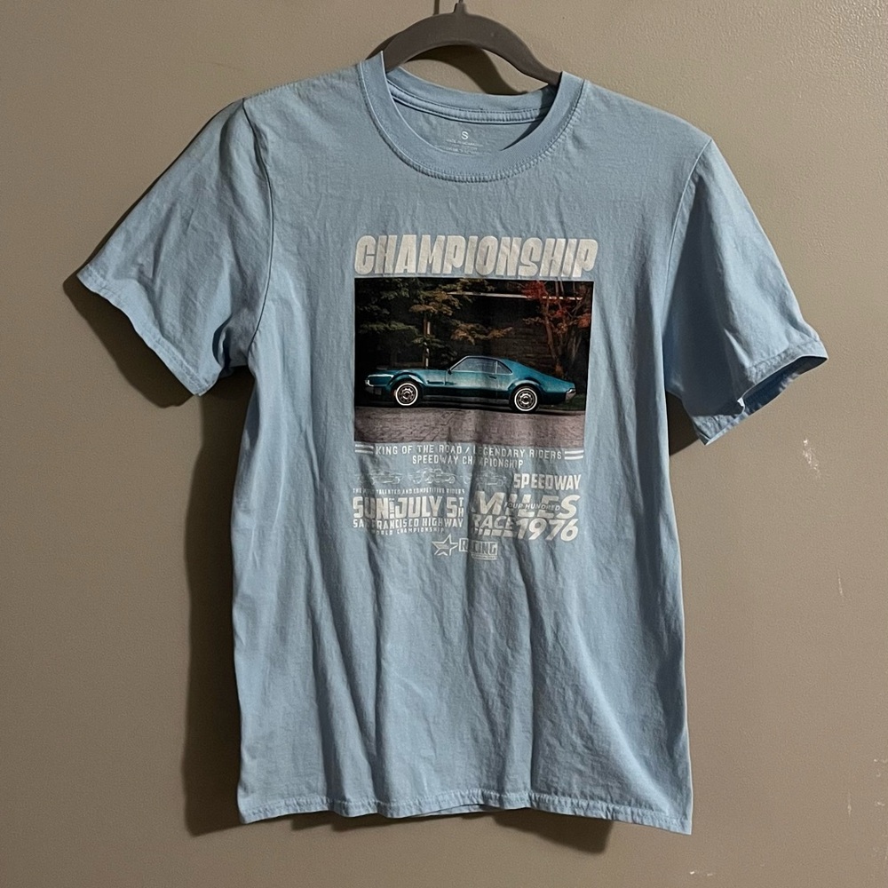 Tilly’s Men's Blue Graphic T-Shirt